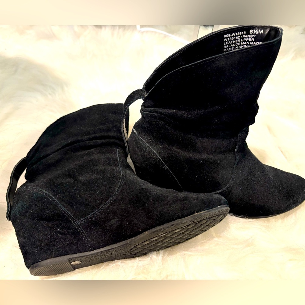 Slouchy suede wedge bootie